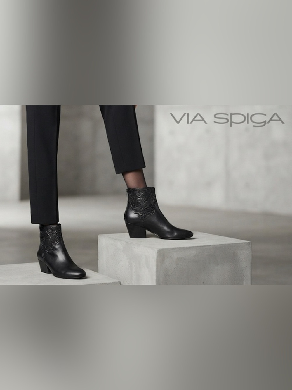 Authentic Via Spiga designer black leather wedge boots size 9.5
